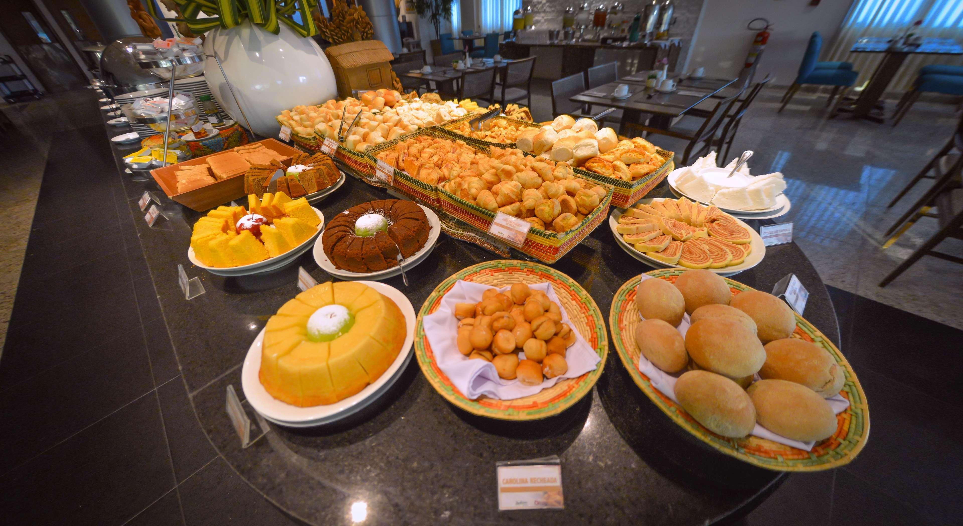 Best Western Premier Maceio Ngoại thất bức ảnh A selection of puddings and cakes